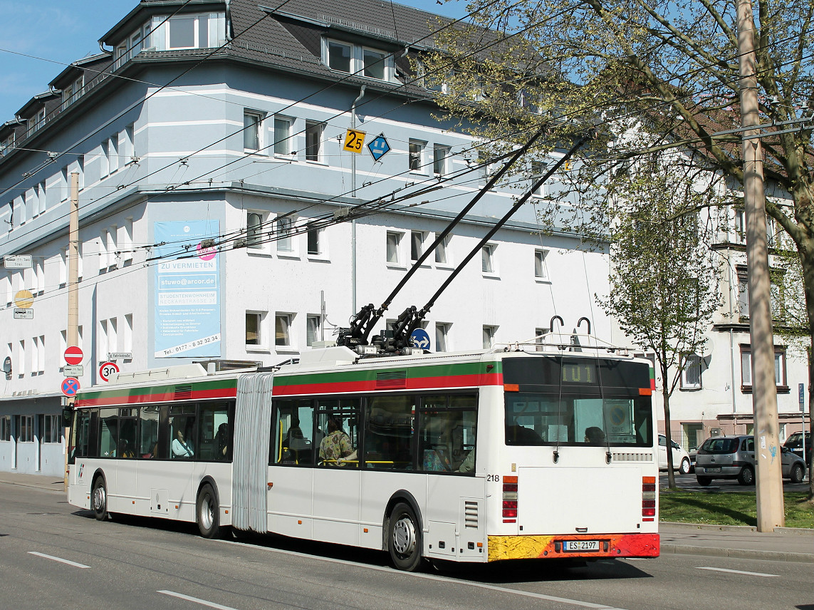 Esslingen, Van Hool AG 300T č. 218
