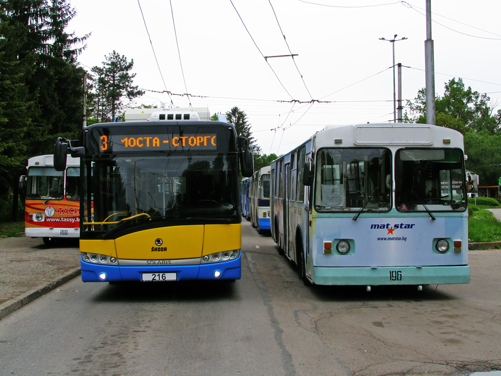 Pleven, ZiU-682V1UB Nr 196; Pleven, Škoda 26Tr Solaris III Nr 216