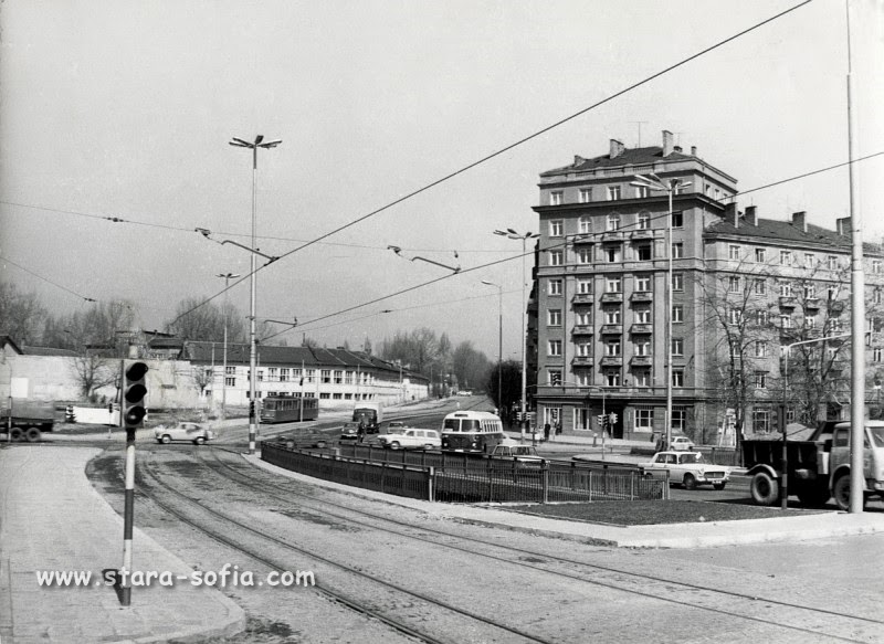 София — Исторически снимки — Трамвайна инфраструктура (1945–1989); София — Трамвайни мотриси с неизвестни номера