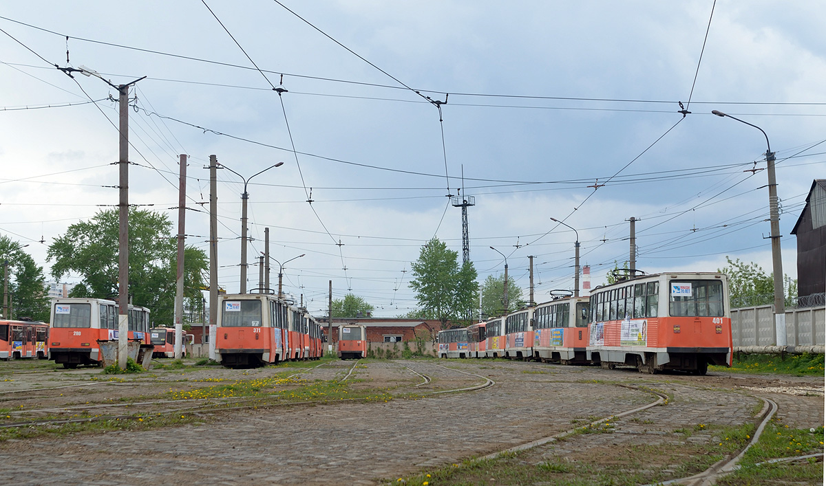 Пермь, 71-605 (КТМ-5М3) № 401; Пермь, 71-605 (КТМ-5М3) № 371; Пермь — Разные фотографии