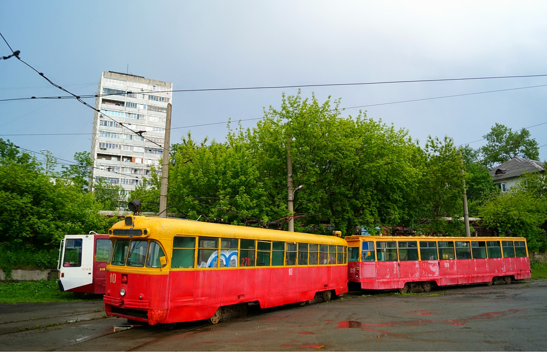 Vladivostok, RVZ-6M2 N°. 10; Vladivostok, 71-605A N°. 09; Vladivostok — Division of the service rail