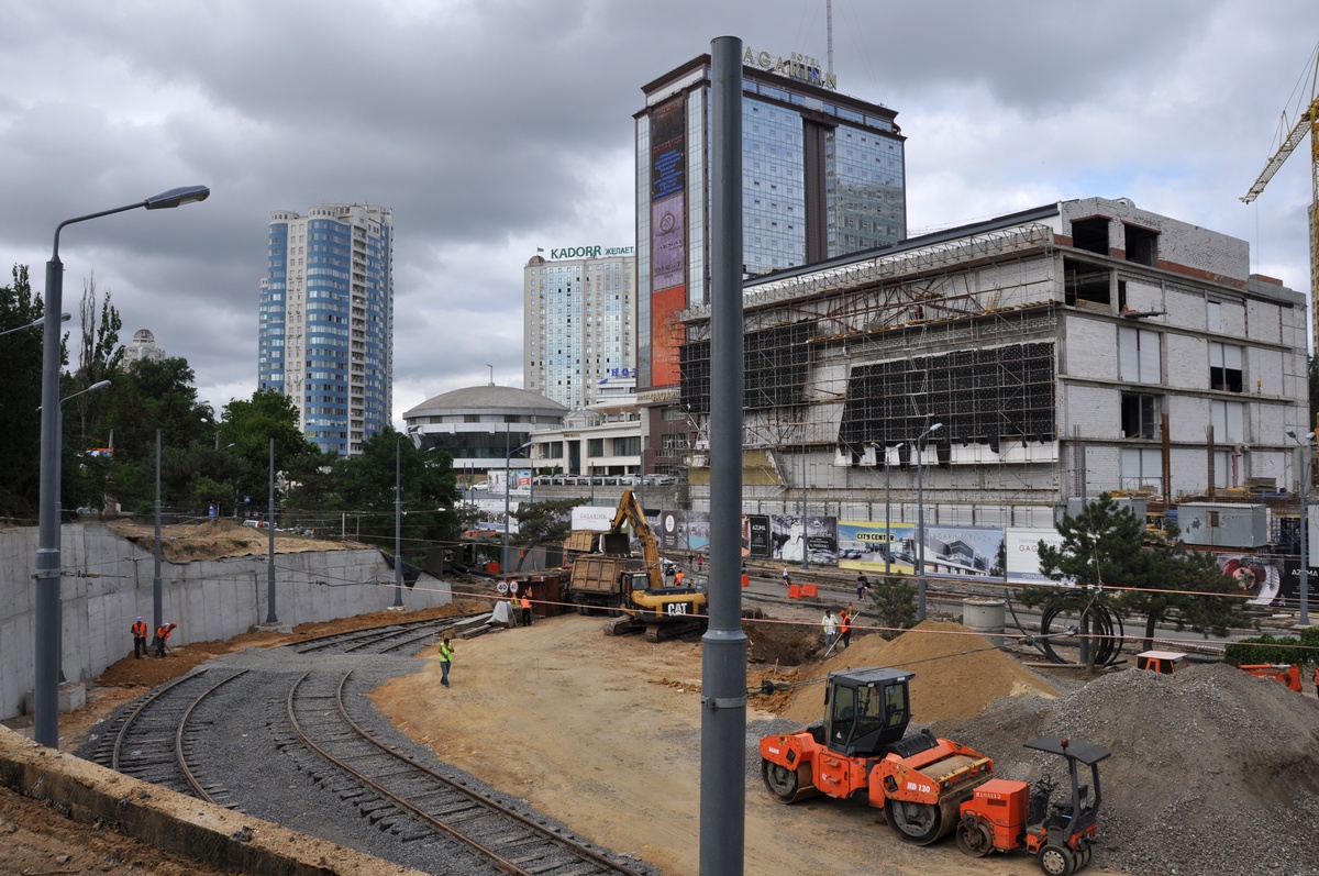 Одеса — 2015 — Будівництво нового трамвайного кільця біля «Аркадії»