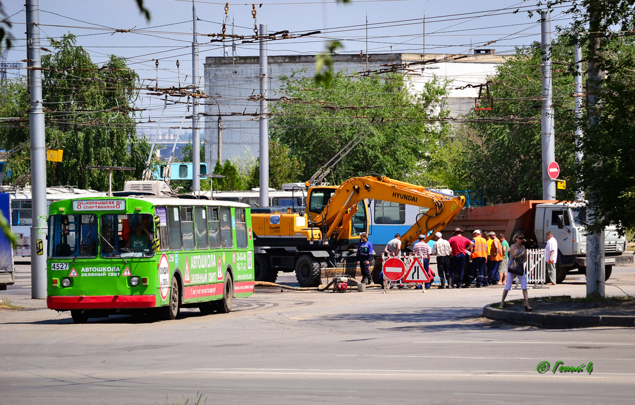 Волгоград, ЗиУ-682В-012 [В0А] № 4527; Волгоград — Троллейбусные линии: [1 и 4] Центральная сеть