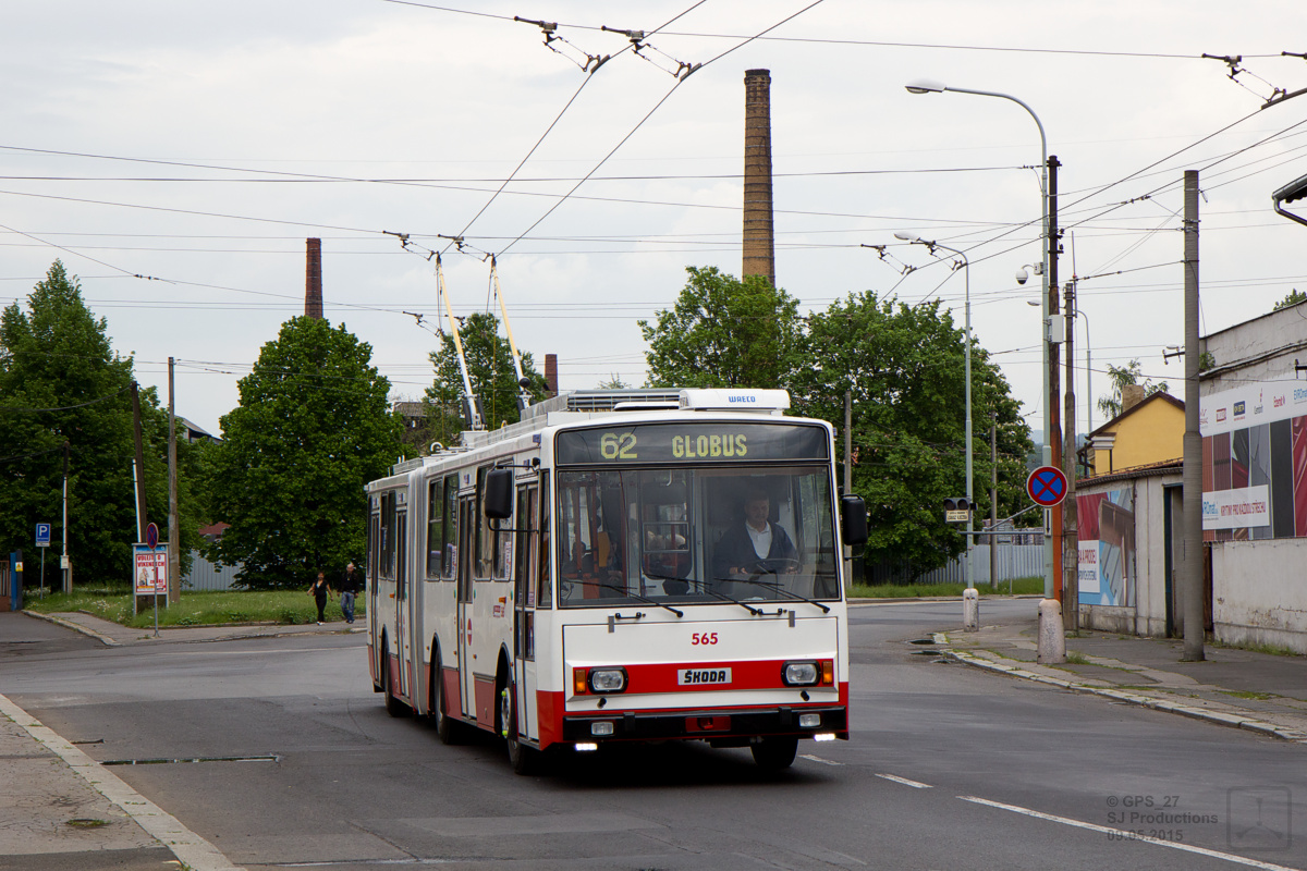 Ústí nad Labem, Škoda 15Tr13/6M č. 565