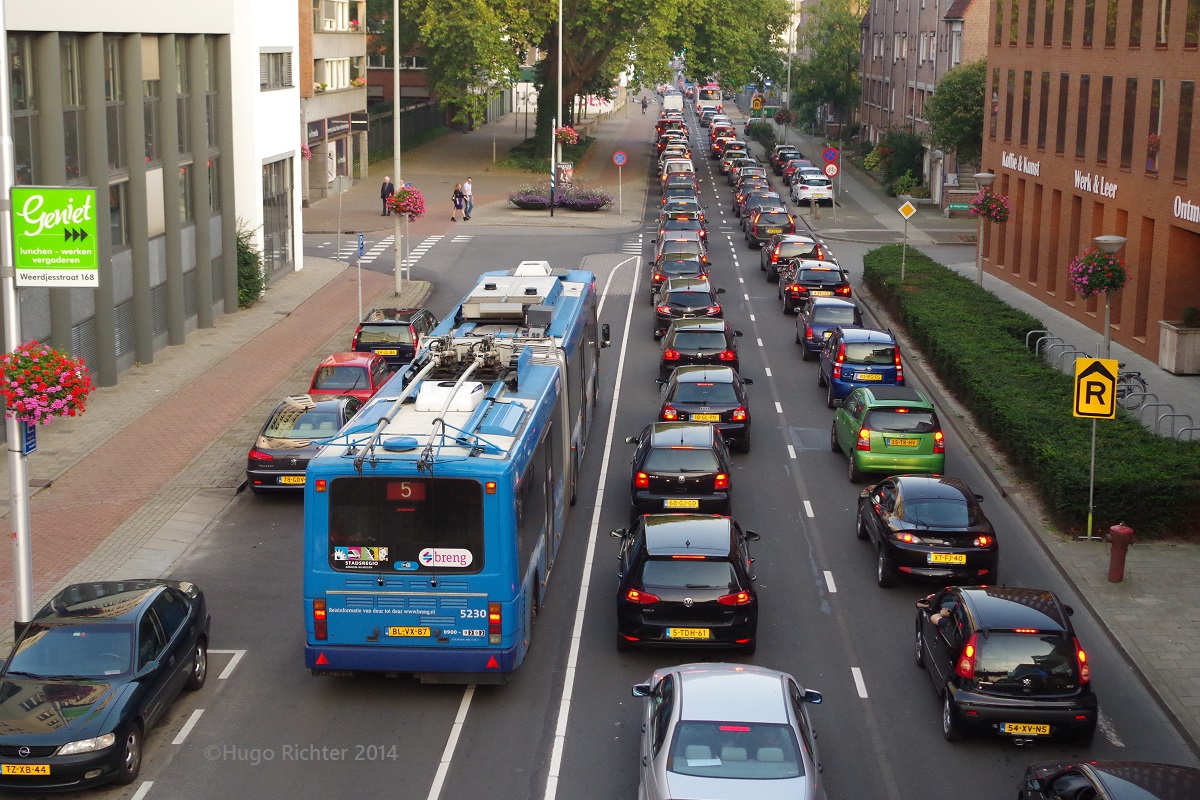 Arnhem, Berkhof Premier AT18 № 5230