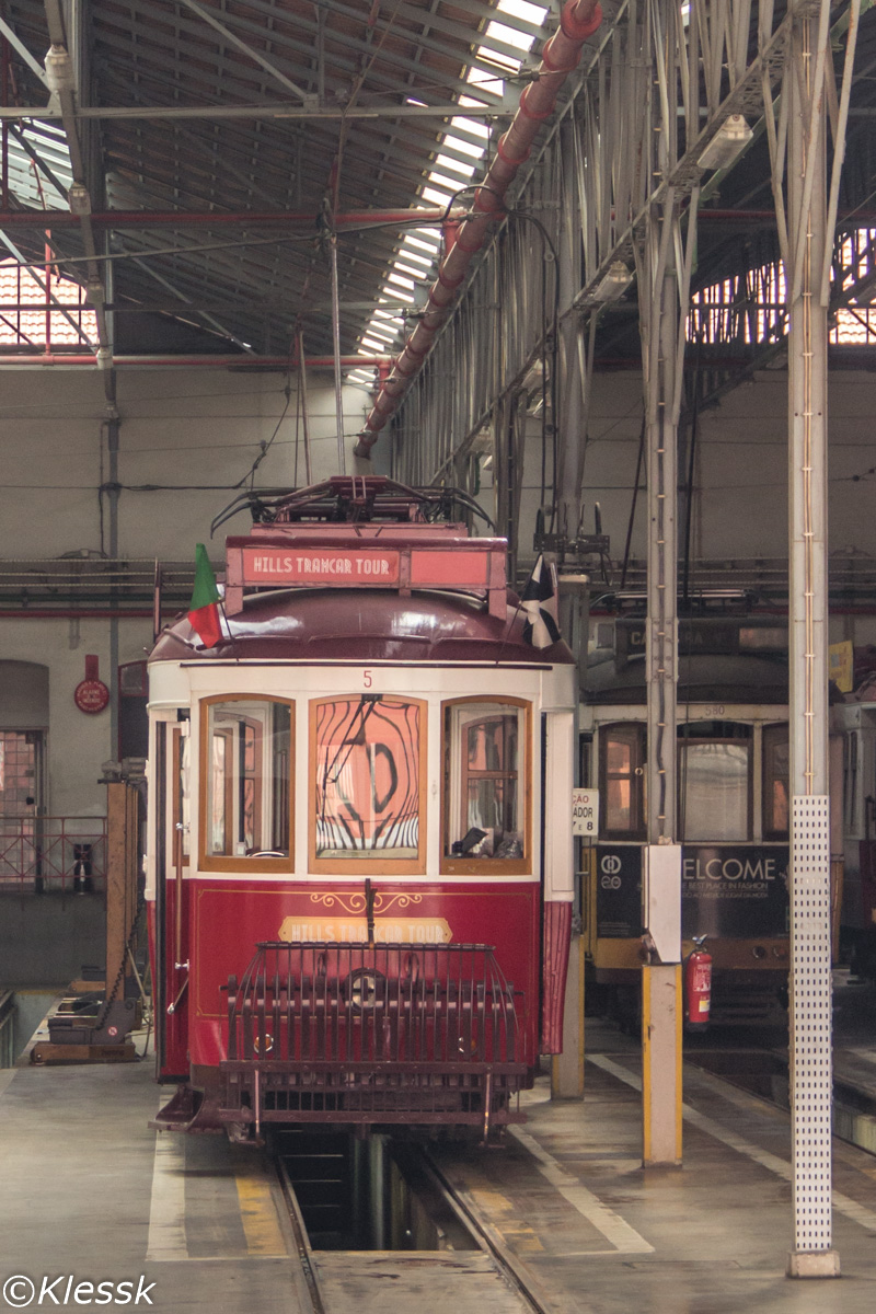 Lisbon, Carris 2-axle motorcar (Remodelado) č. 5; Lisbon — Tram — Estação de Santo Amaro (depot)