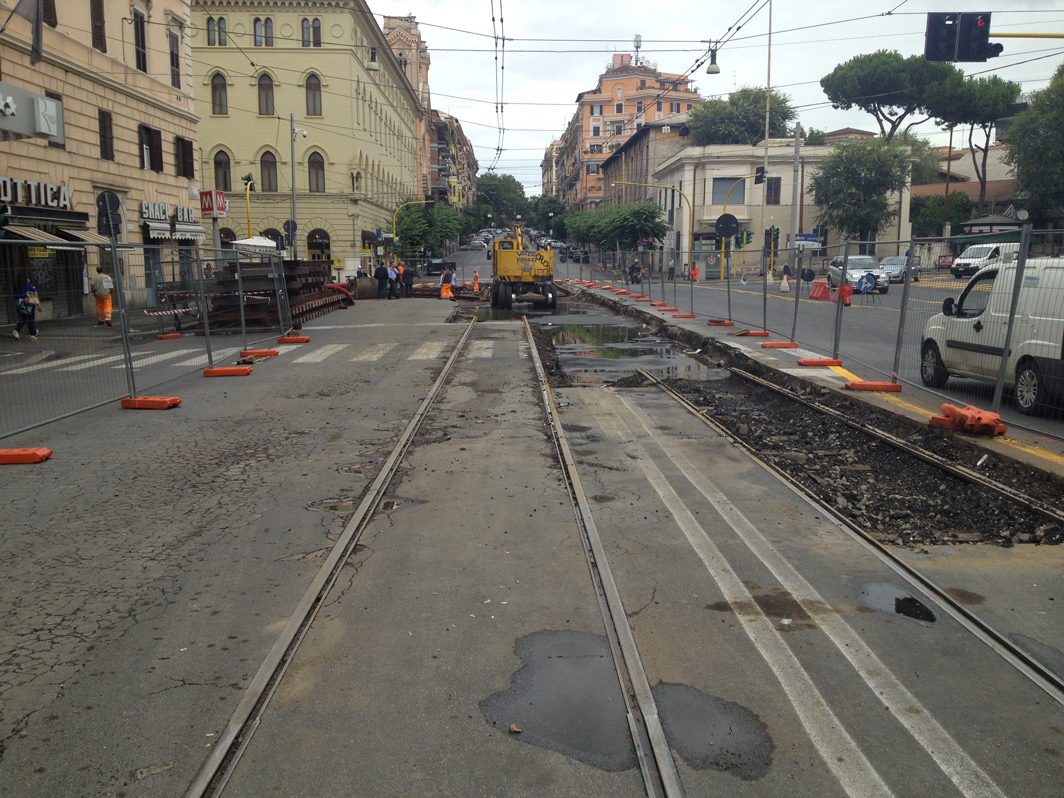 რომი — Track repair works
