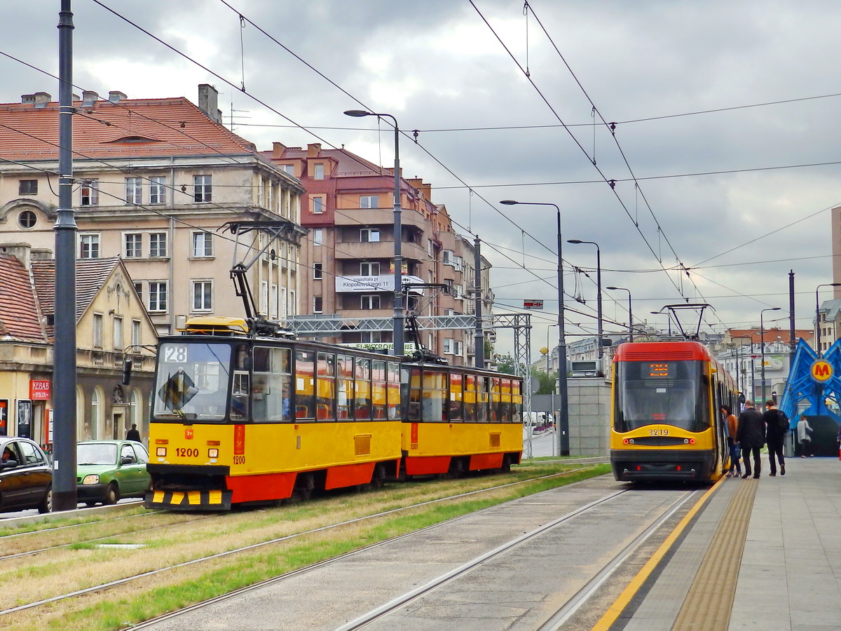 Varșovia, Konstal 105Na nr. 1200; Varșovia, PESA Swing 120Na nr. 3219