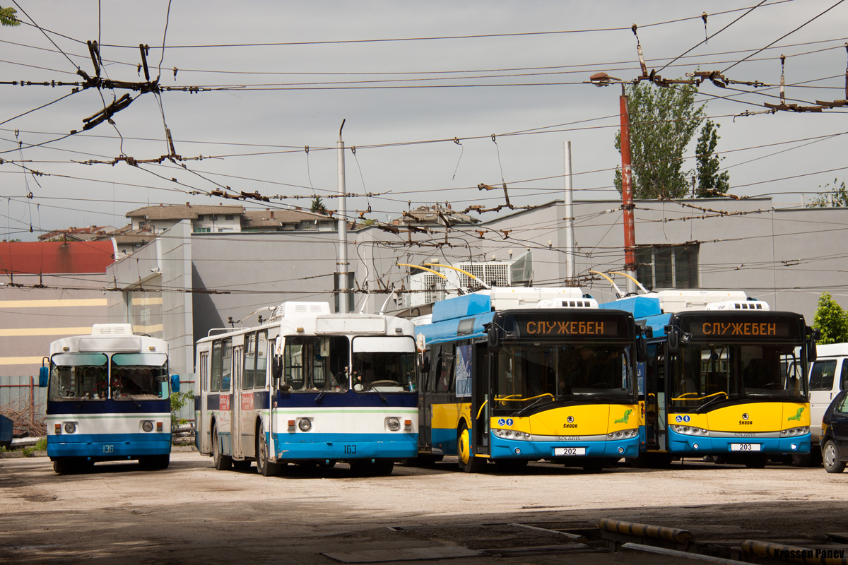 Pleven, ZiU-682UP PRB č. 136; Pleven, ZiU-682UP PRB č. 163; Pleven, Škoda 26Tr Solaris III č. 202; Pleven, Škoda 26Tr Solaris III č. 203; Pleven — Official presentation of the new Škoda 26Tr trolleybuses