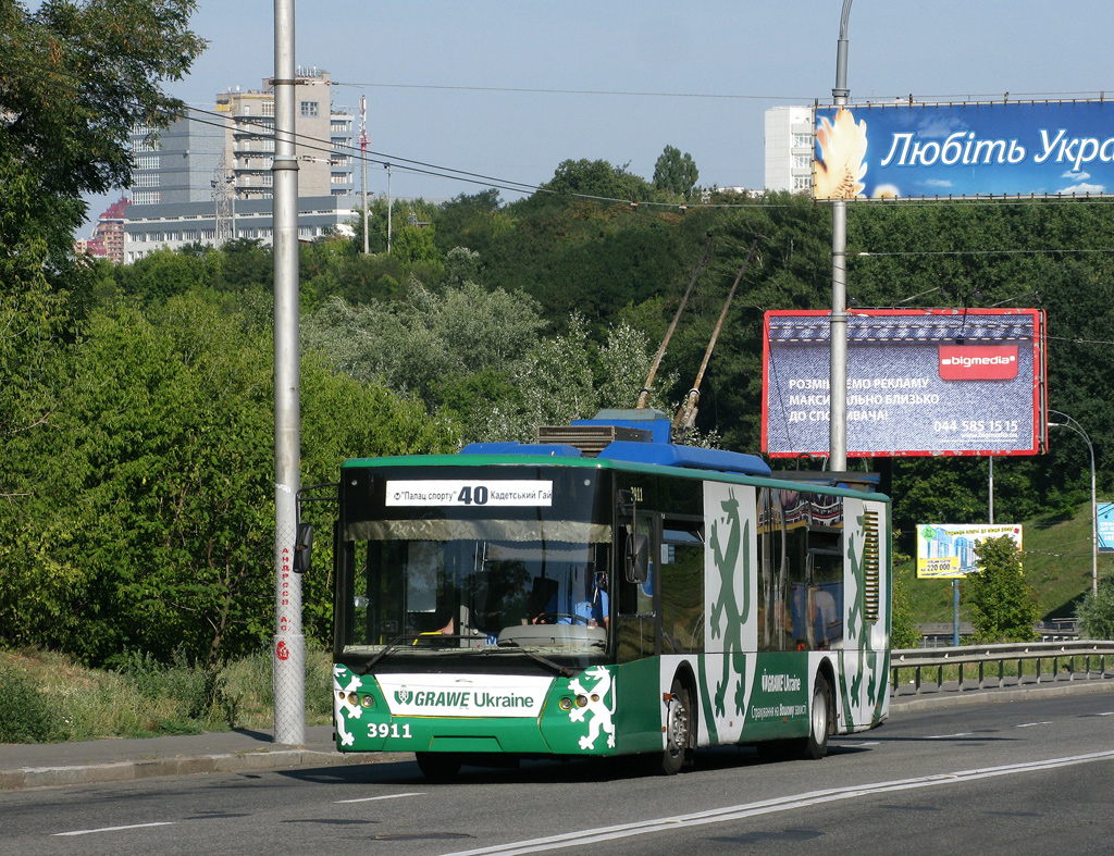 Kyjev, LAZ E183D1 č. 3911