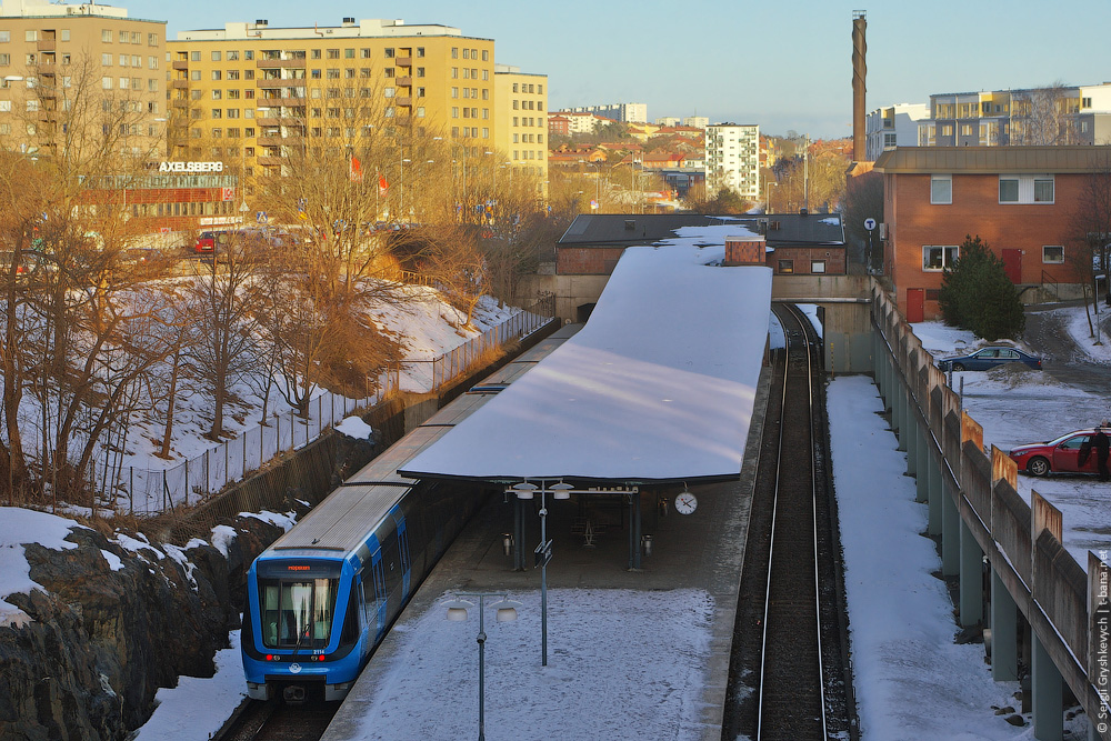 Stockholm, Adtranz C20 # 2116; Stockholm — Tunnelbana — Red Line | Röda Linjen