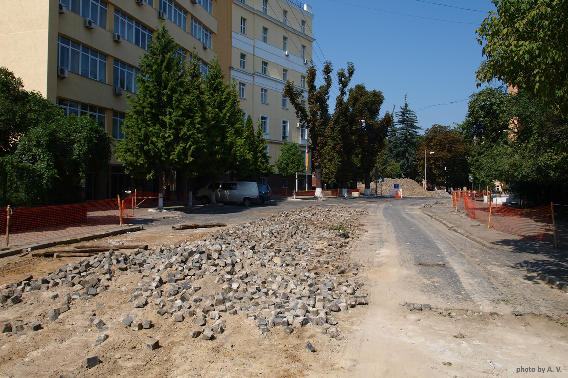 Львов — Реконструкции путей: улицы Свенцицкого, Франко [03.08.2015—11.08.2016]