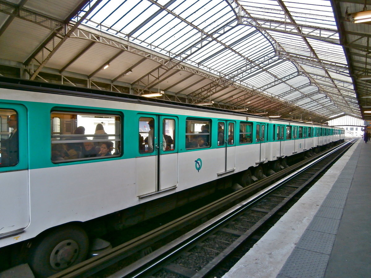 Большой Париж -  Версаль -  Ивелин — Метрополитен — Линия 6