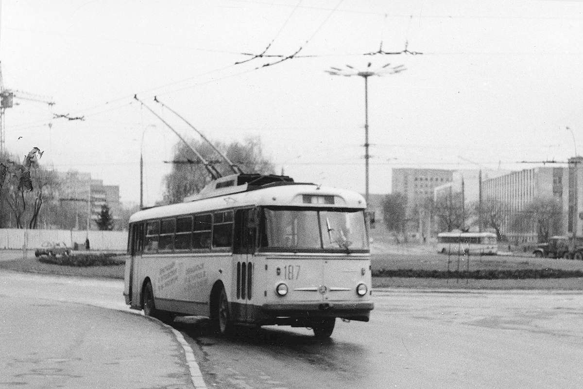 Черновцы, Škoda 9Tr22 № 187; Черновцы — Исторические фотографии (до 1991 года)
