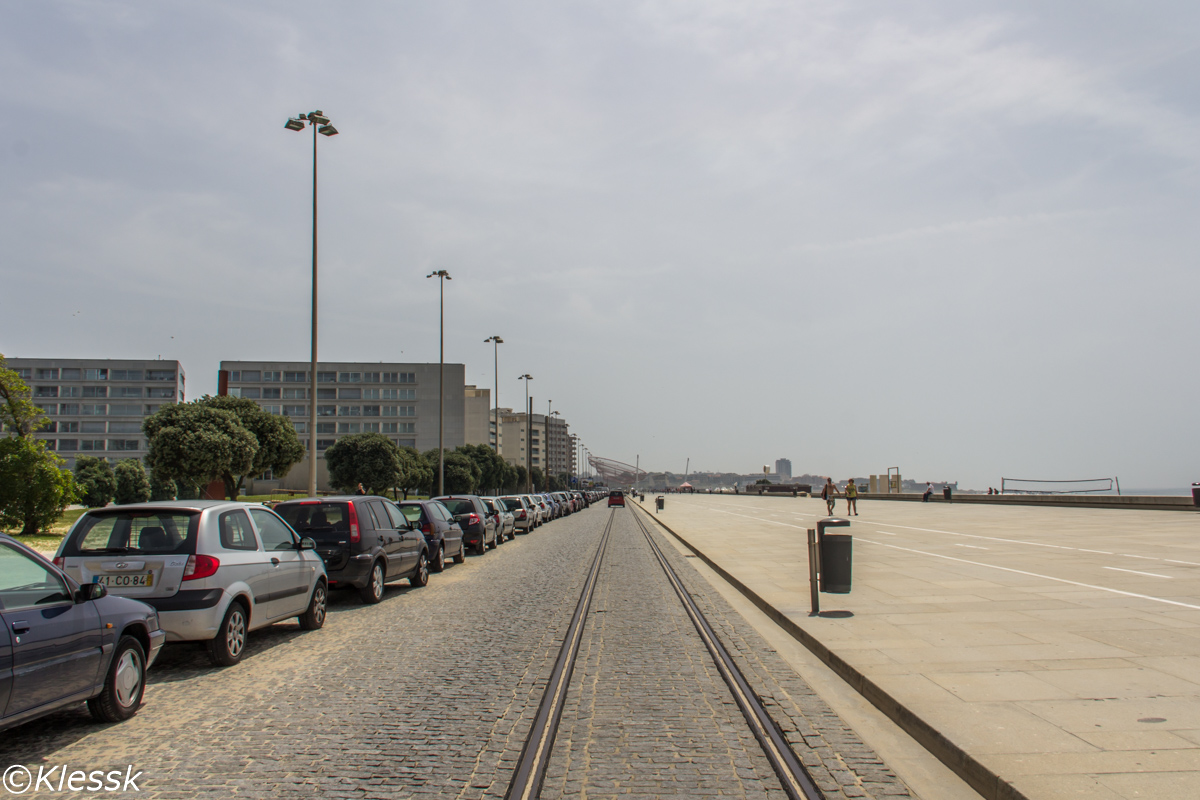 Порту — Современный трамвай — Разные фотографии