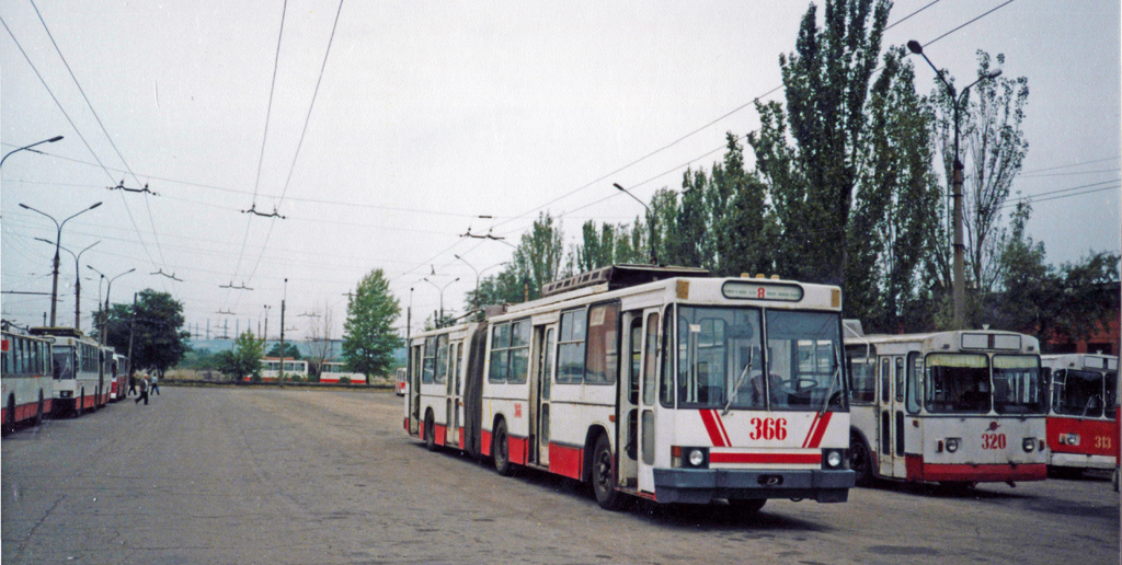 Алчевск, ЮМЗ Т1 № 366; Алчевск, ЗиУ-682В [В00] № 320; Алчевск — Старые фотографии: Серии иностранных авторов