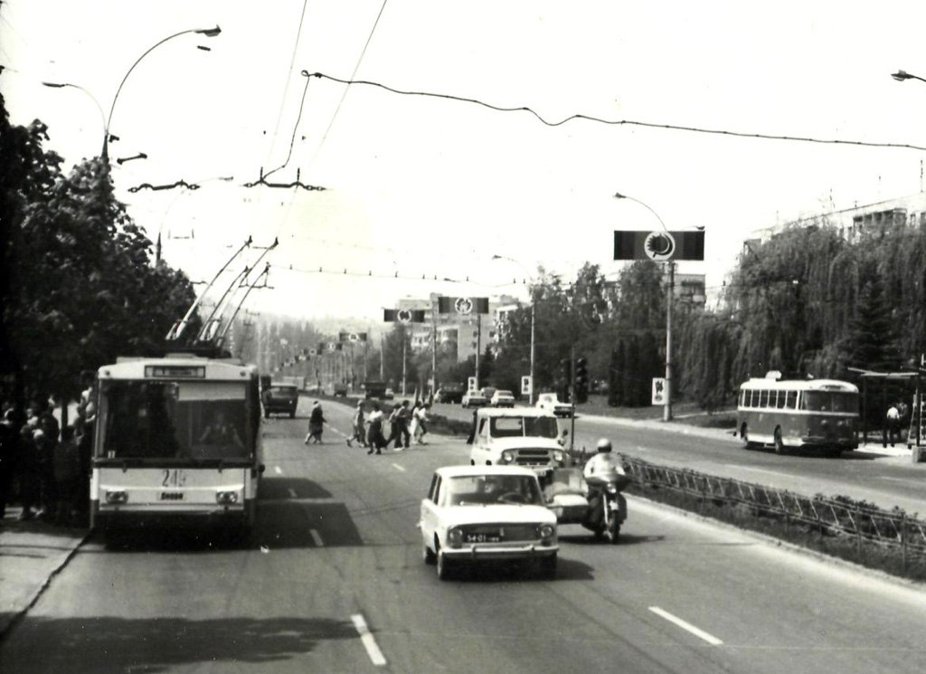 Chernivtsi, Škoda 14Tr02 № 249; Chernivtsi — Old photos