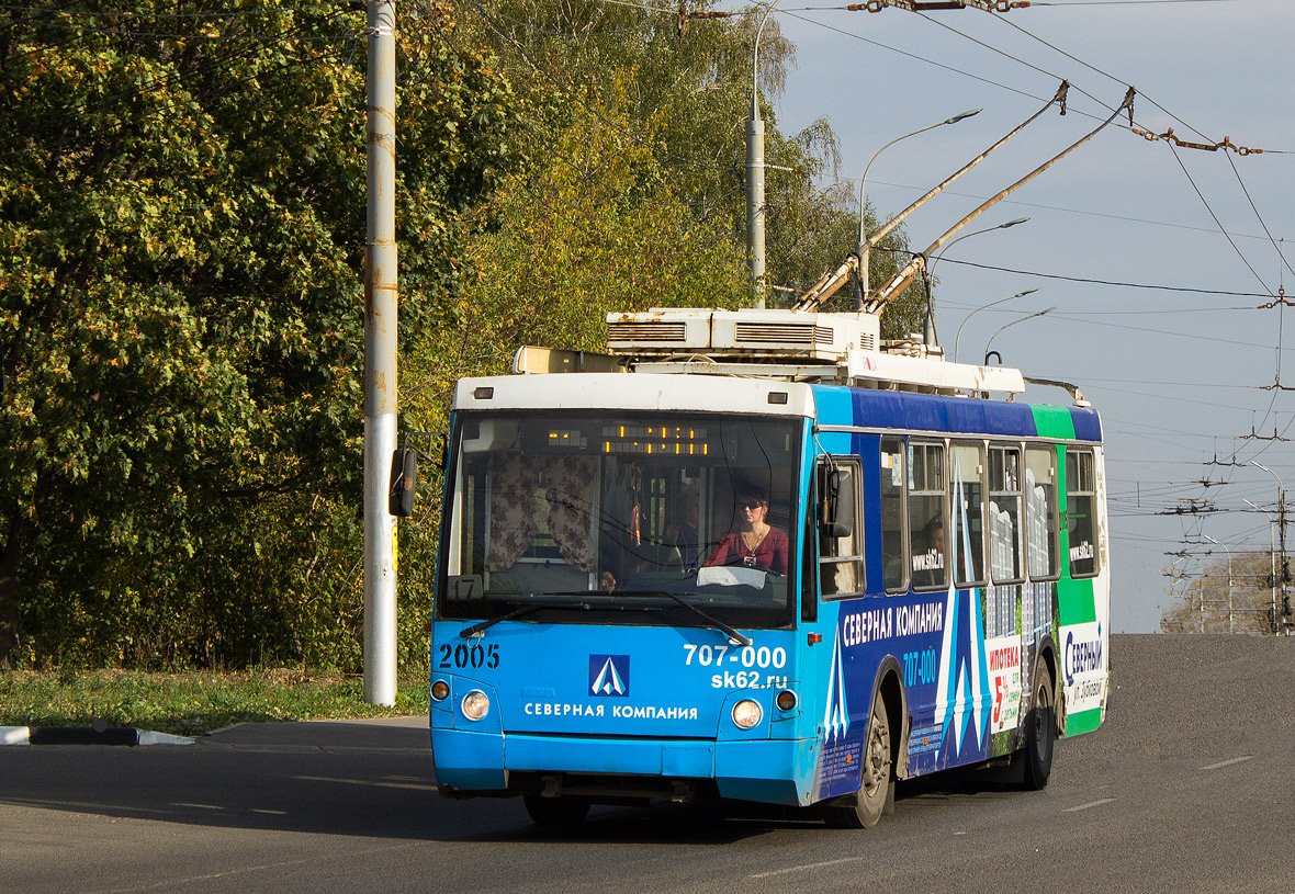 Троллейбус 17 маршрут остановки. 17 Троллейбус Рязань. Рязанский троллейбус. 13 Троллейбус Рязань. Рязань общественный транспорт 2005 года.
