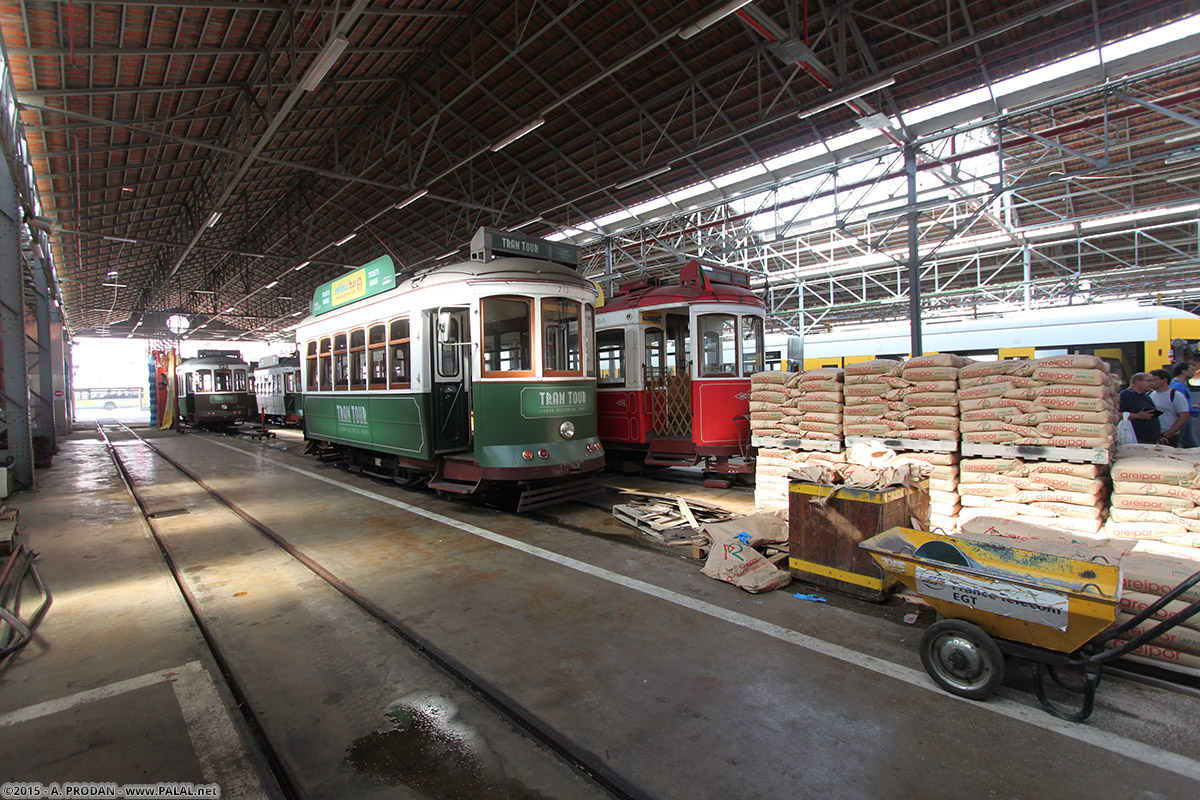 Lisszabon, Carris 2-axle motorcar (Standard) — 713; Lisszabon — Tram — Estação de Santo Amaro (depot)