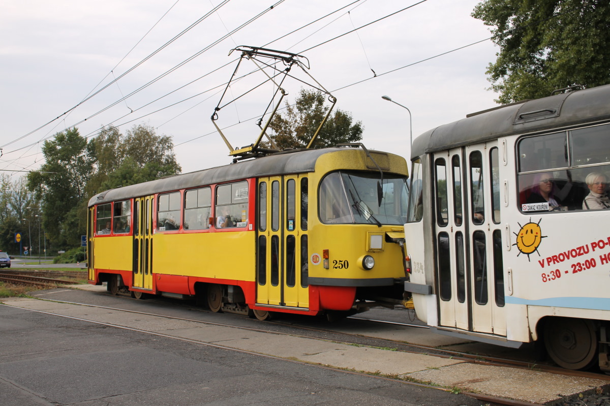 Мост и Литвинов, Tatra T3SU № 250