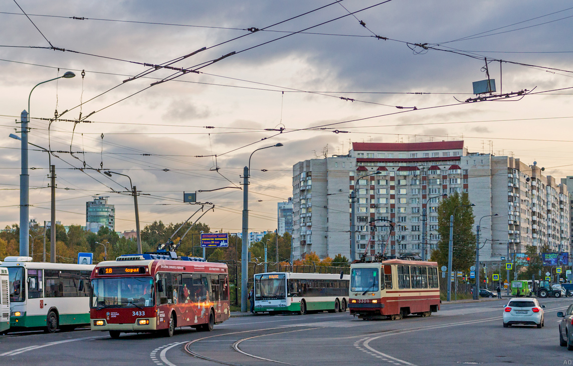 Санкт-Петербург, БКМ 321 № 3433; Санкт-Петербург, 71-134А (ЛМ-99АВ) № 3309