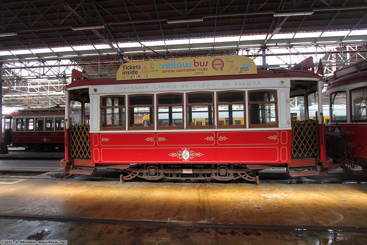 Lisszabon, Carris 2-axle motorcar (Standard) — 4; Lisszabon — Tram — Estação de Santo Amaro (depot)