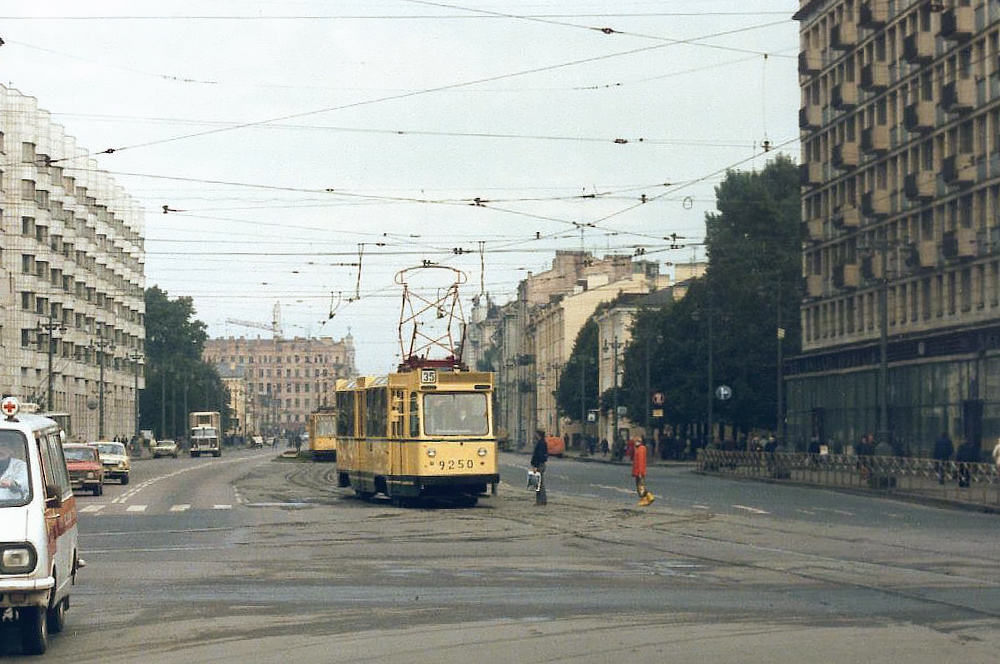 Санкт-Петербург, ЛМ-68 № 9250