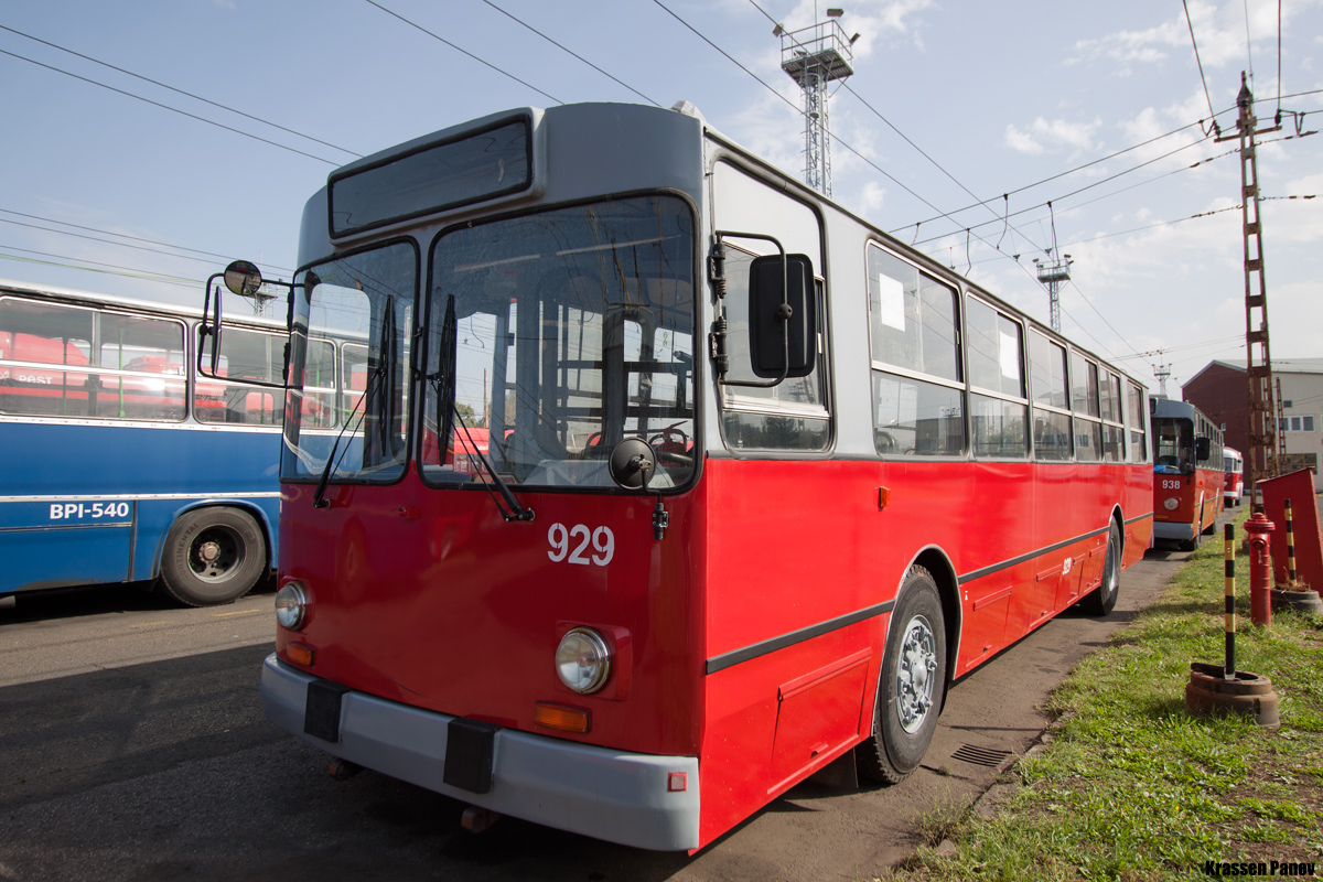 Budapešť, ZiU-682UV č. 929; Budapešť — Trolleybus depot