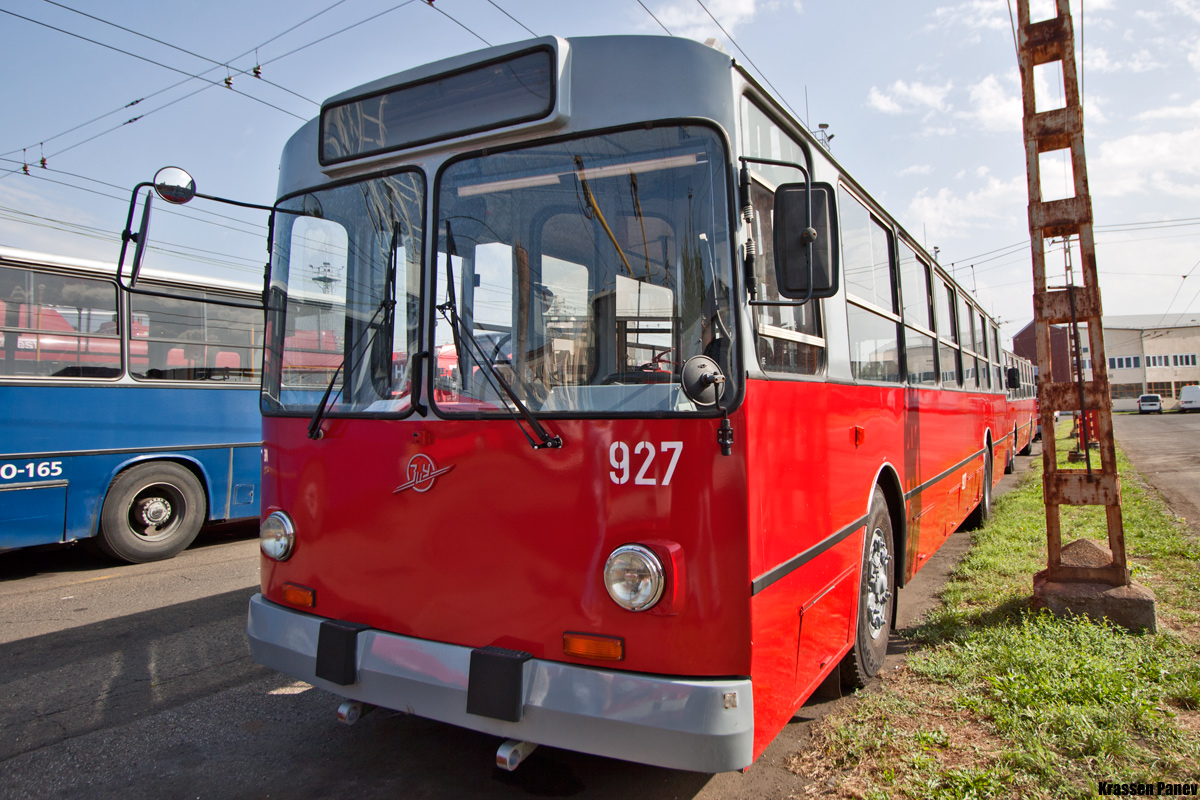 Budapeštas, ZiU-682UV nr. 927; Budapeštas — Trolleybus depot