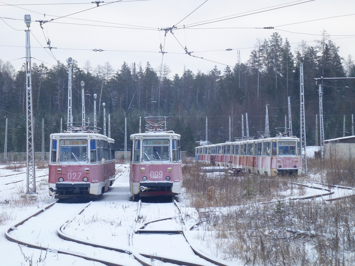 Ust-Ilimsk, 71-605 (KTM-5M3) č. 027; Ust-Ilimsk, 71-605 (KTM-5M3) č. 009; Ust-Ilimsk, 71-605 (KTM-5M3) č. 061; Ust-Ilimsk — Tram Depot