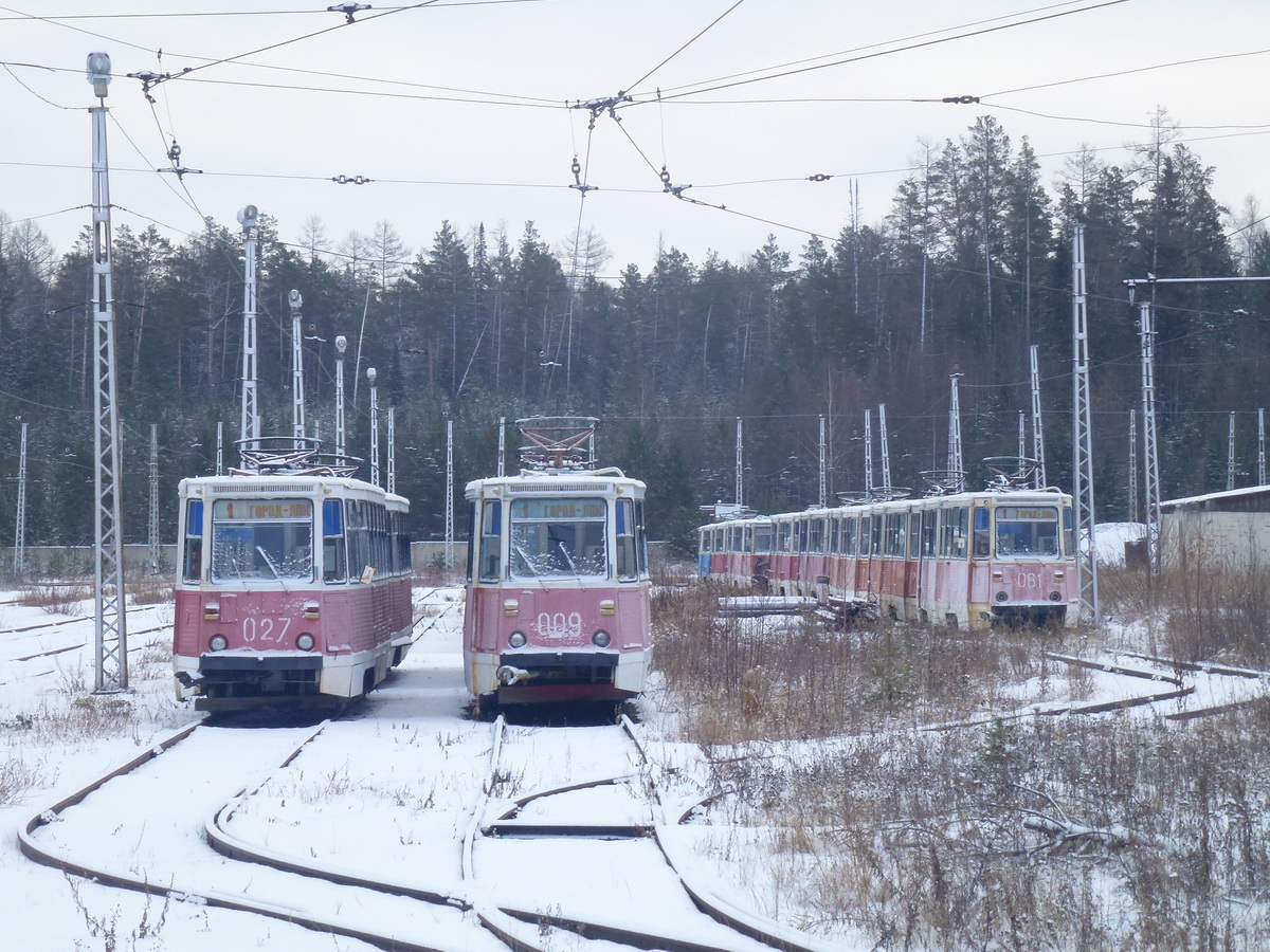 Усть-Илимск, 71-605 (КТМ-5М3) № 027; Усть-Илимск, 71-605 (КТМ-5М3) № 009; Усть-Илимск, 71-605 (КТМ-5М3) № 061; Усть-Илимск — Трамвайное депо