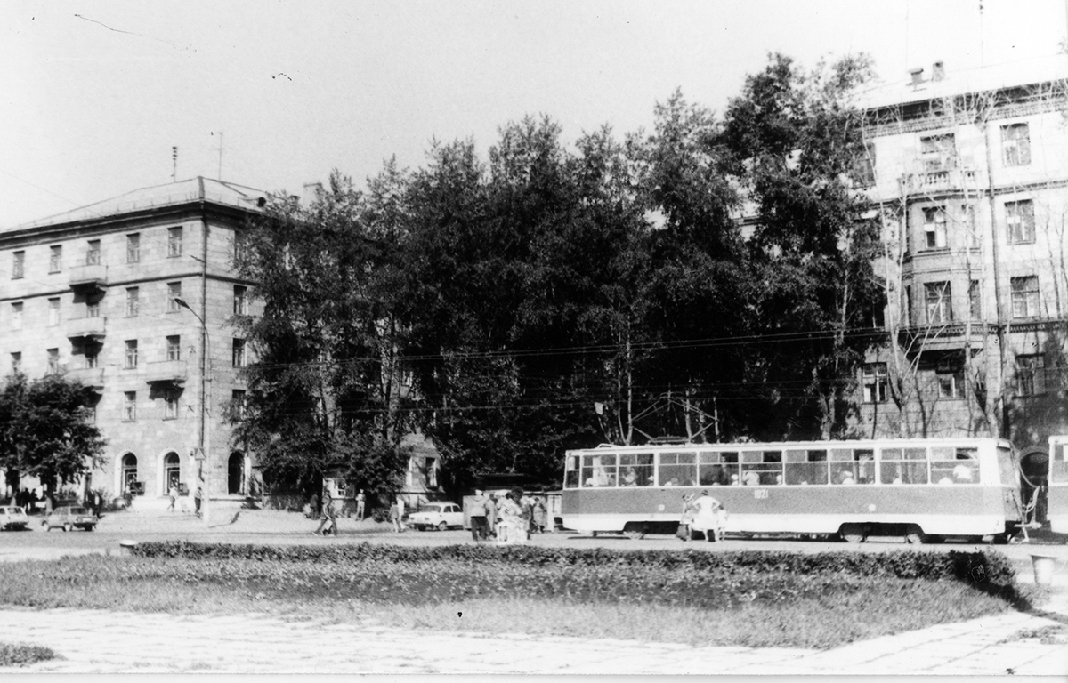 Novossibirsk, 71-605 (KTM-5M3) N°. 1021; Novossibirsk — Historical photos (tram)