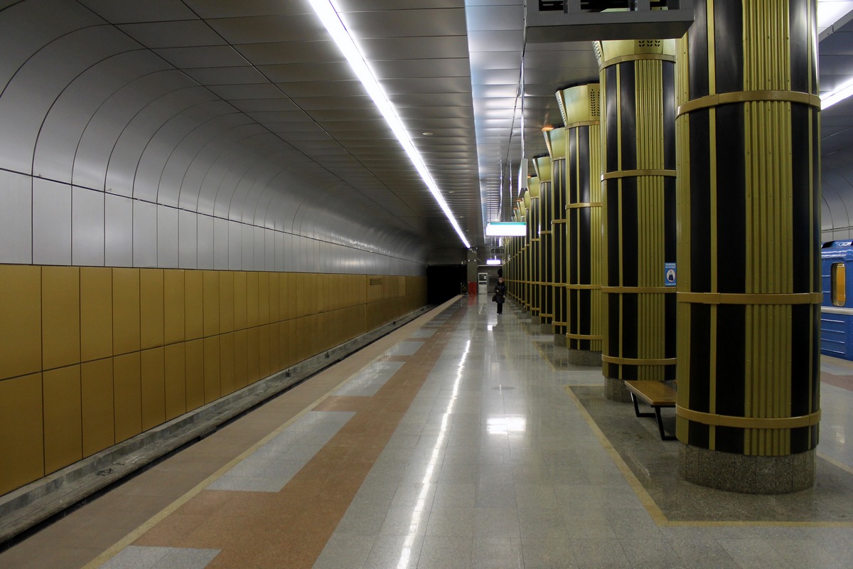 Novosibirsk — Dzerzhinskaya Line — Zolotaya Niva station