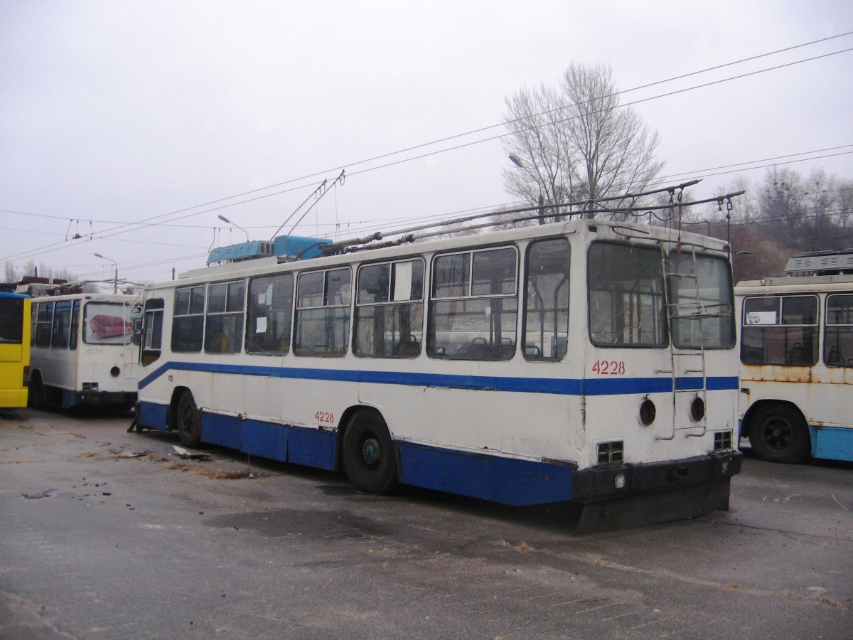 Kijevas, YMZ T2 nr. 4228