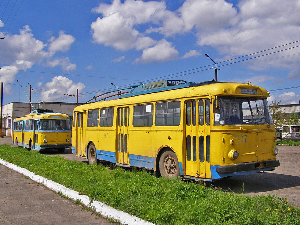 Черновцы, Škoda 9TrH25 № 207; Черновцы, Škoda 9TrH27 № 213