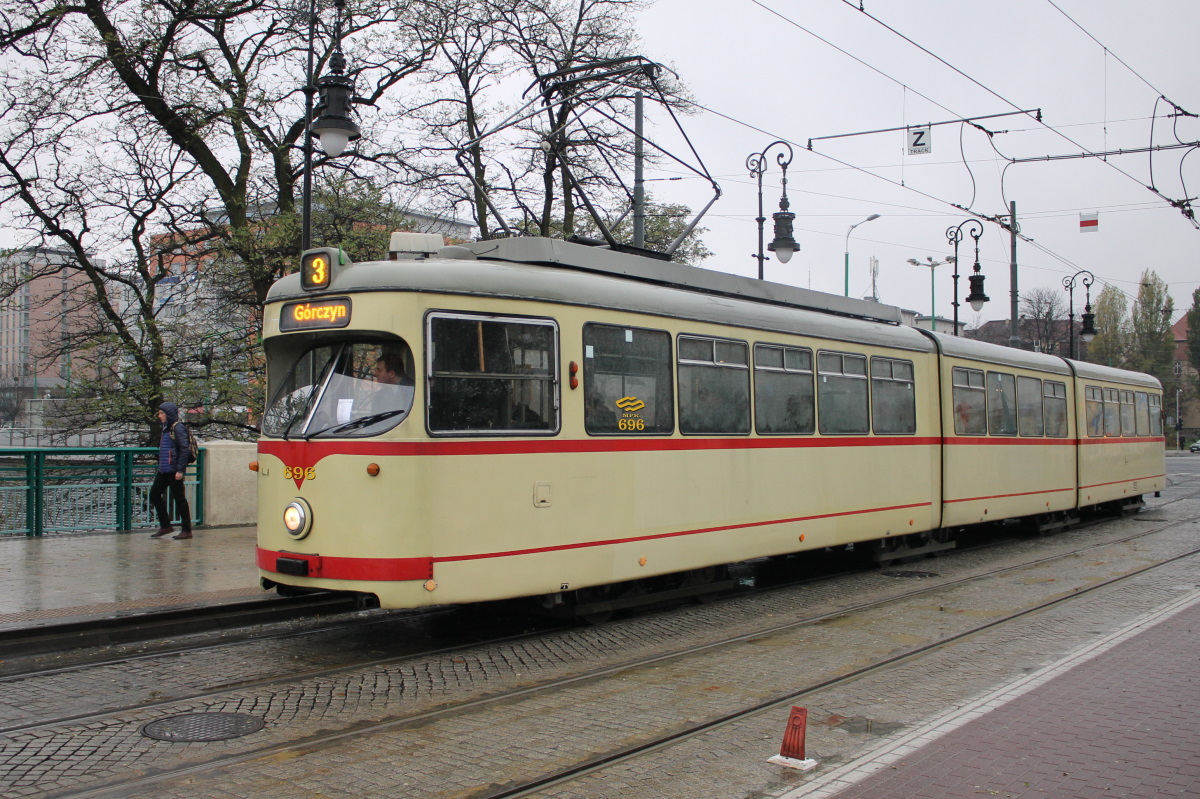 Poznań, Duewag GT8 č. 696