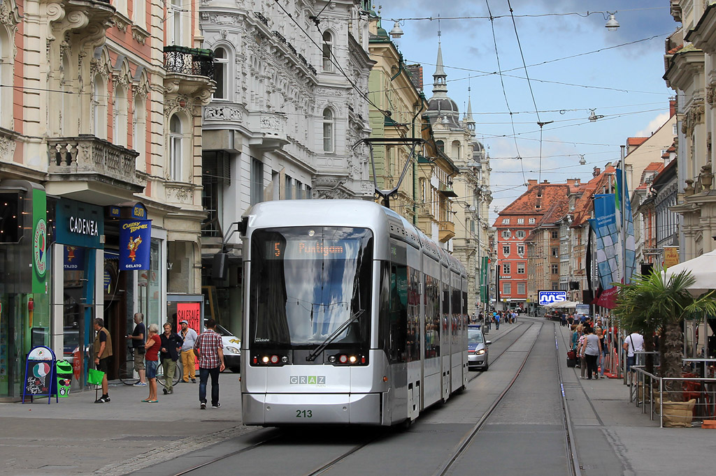 Graz, Stadler Variobahn nr. 213