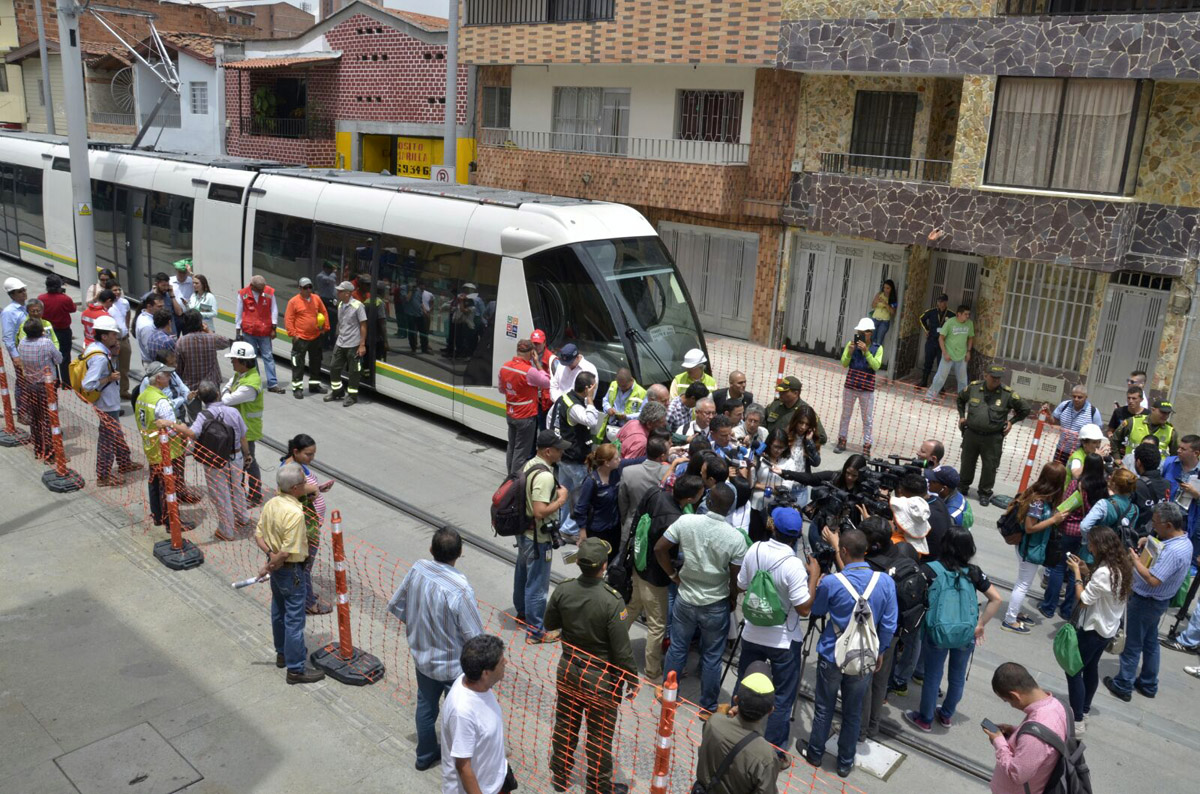 Medellin — Translohr — Tranvía de Ayacucho — System Opening 20.10.2015