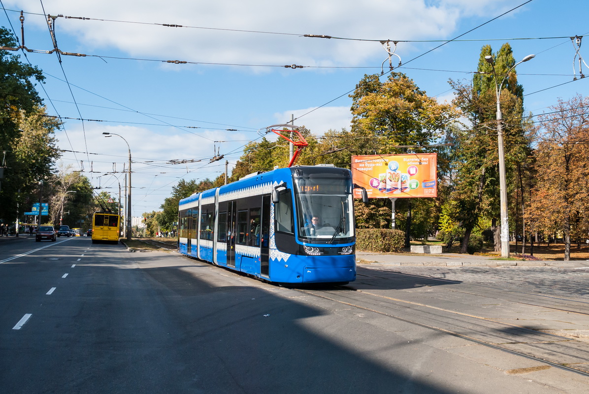 Kiova, PESA 71-414K (Fokstrot) # 751; Kiova — Presentations of new cars; Kiova — Tram parade 10.10.2015; Kiova — Trams without numbers