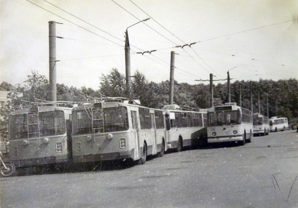 Oryol, ZiU-682B № 96; Oryol — Historical photos [1946-1991]; Oryol — The new trams and trolleybuses; Oryol — Trolleybus depot