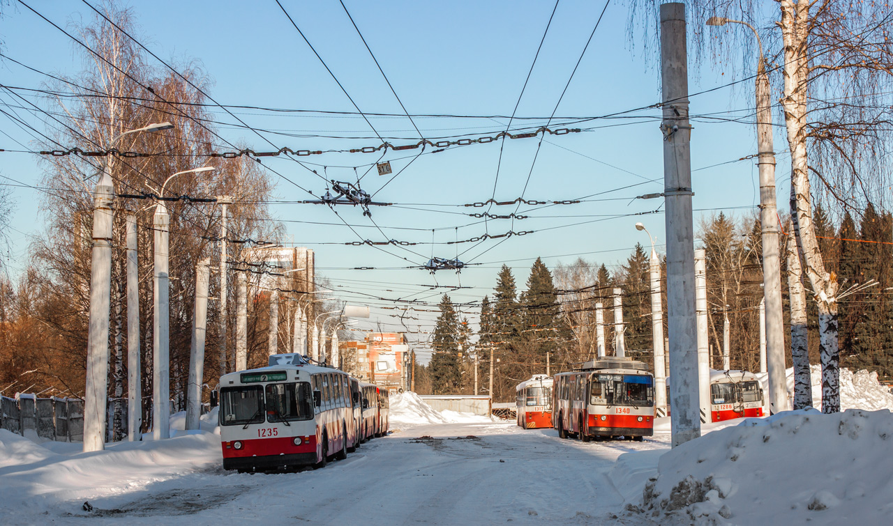 Ižkar, ZiU-682V № 1235; Ižkar, VZTM-5284.02 № 1340; Ižkar — Trolleybus deport # 1