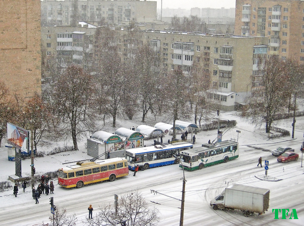 Łuck, Škoda 9Tr19 Nr 49; Łuck, Jelcz/PNTKM M121E Nr 234; Łuck, Jelcz/KPNA PR110E Nr 211