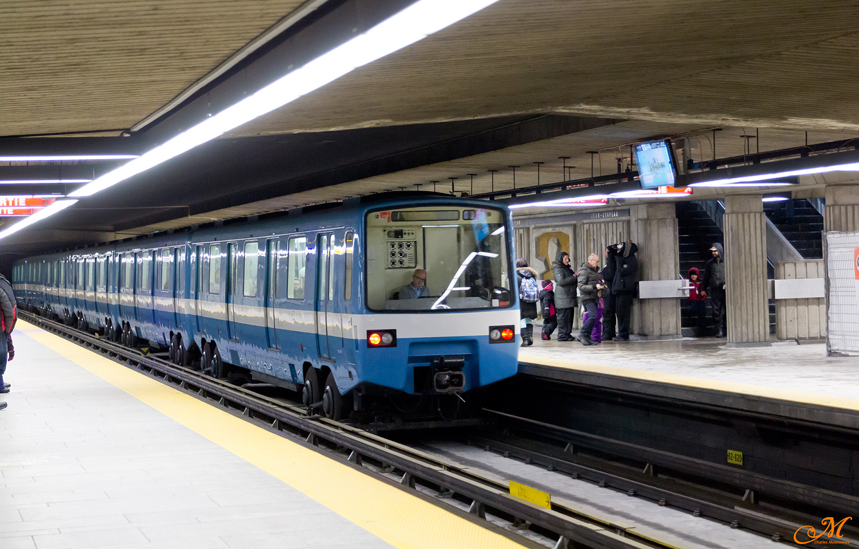 Montreal, Canadian Vickers MR-63 motor car Nr. 81-511; Montreal — Métro de Montréal -> Ligne jaune