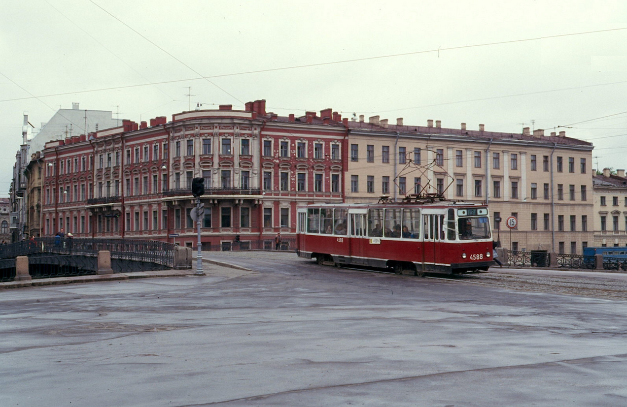 Санкт-Петербург, ЛМ-68М № 4588