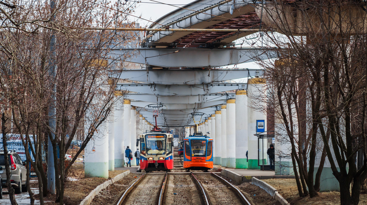 Moskva, 71-619A č. 2122; Moskva, 71-623-02 č. 2650