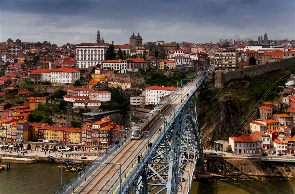 Porto, Bombardier Eurotram (Flexity Outlook) № MP041
