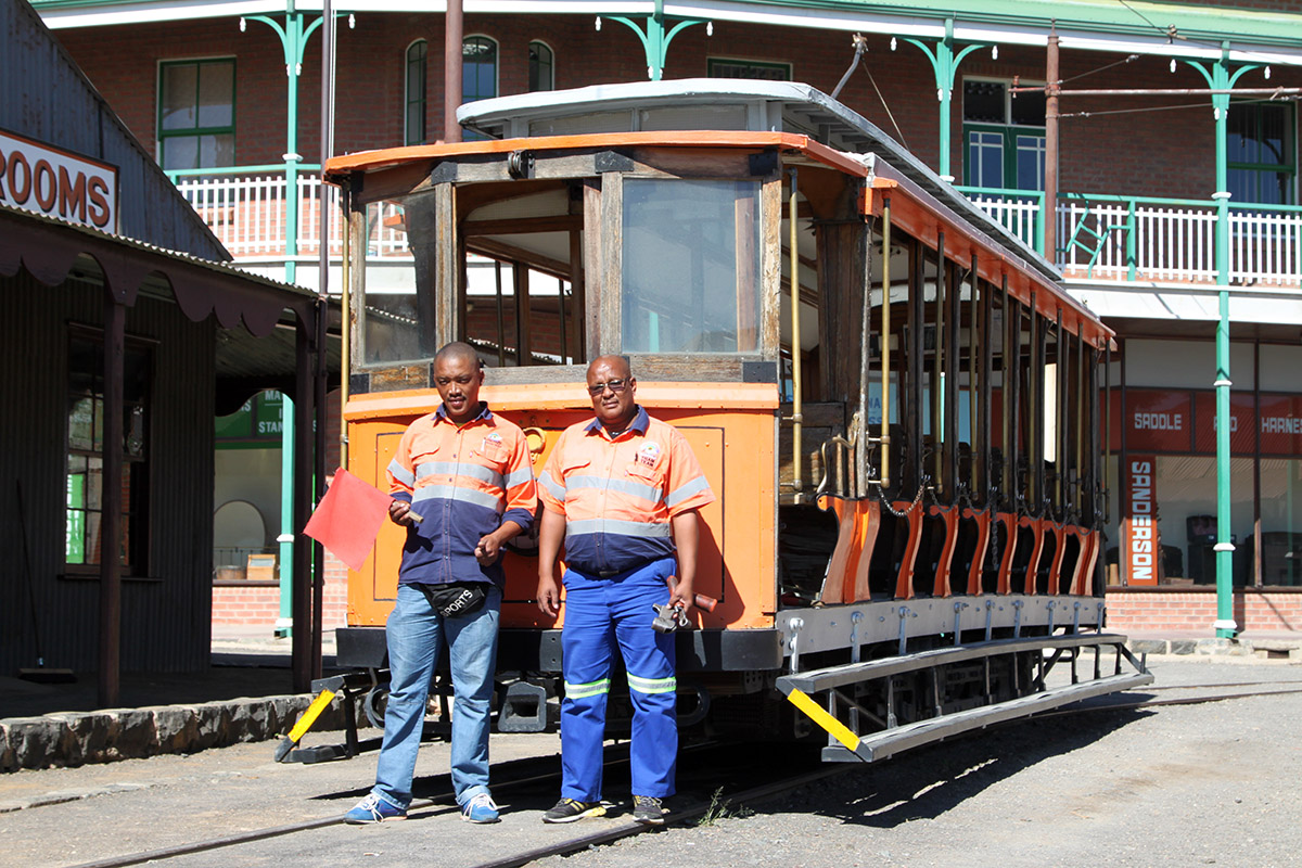 Kimberley, Stephenson 2-axle motor car № 1; Electric transport employees