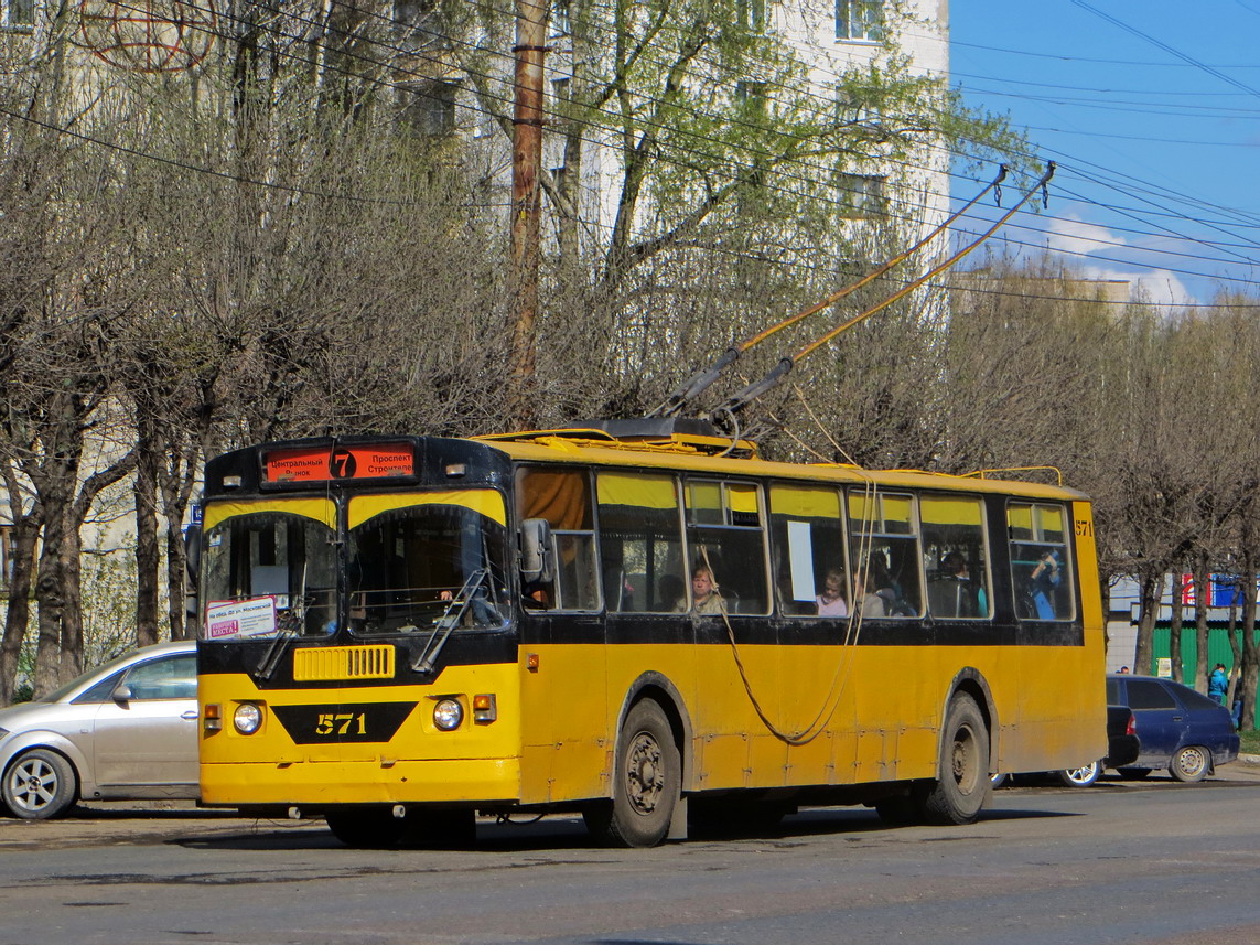 Киров, ЗиУ-682Г (СЗТМ) № 571