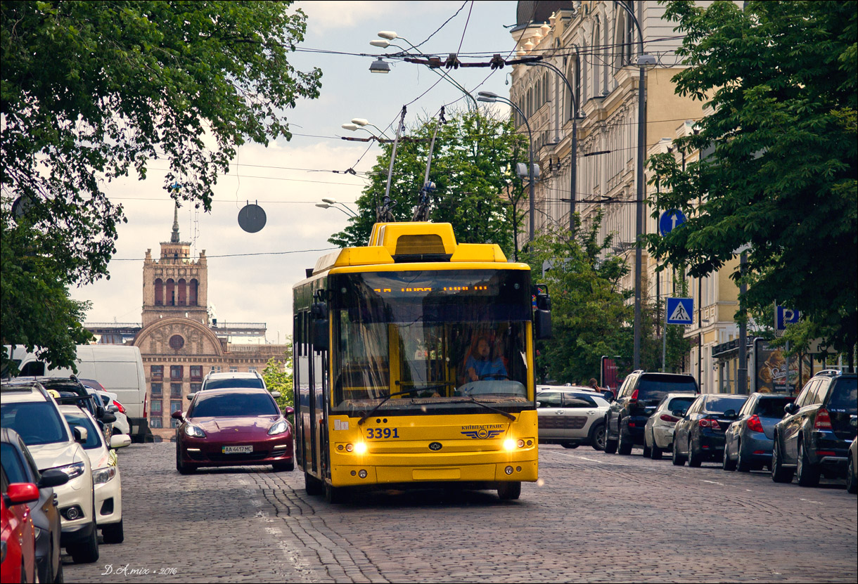 Kiev, Bogdan T70110 nr. 3391; Kiev — Movement on the service line on Leontovycha — Khmelnytskoho — Pyrohova streets