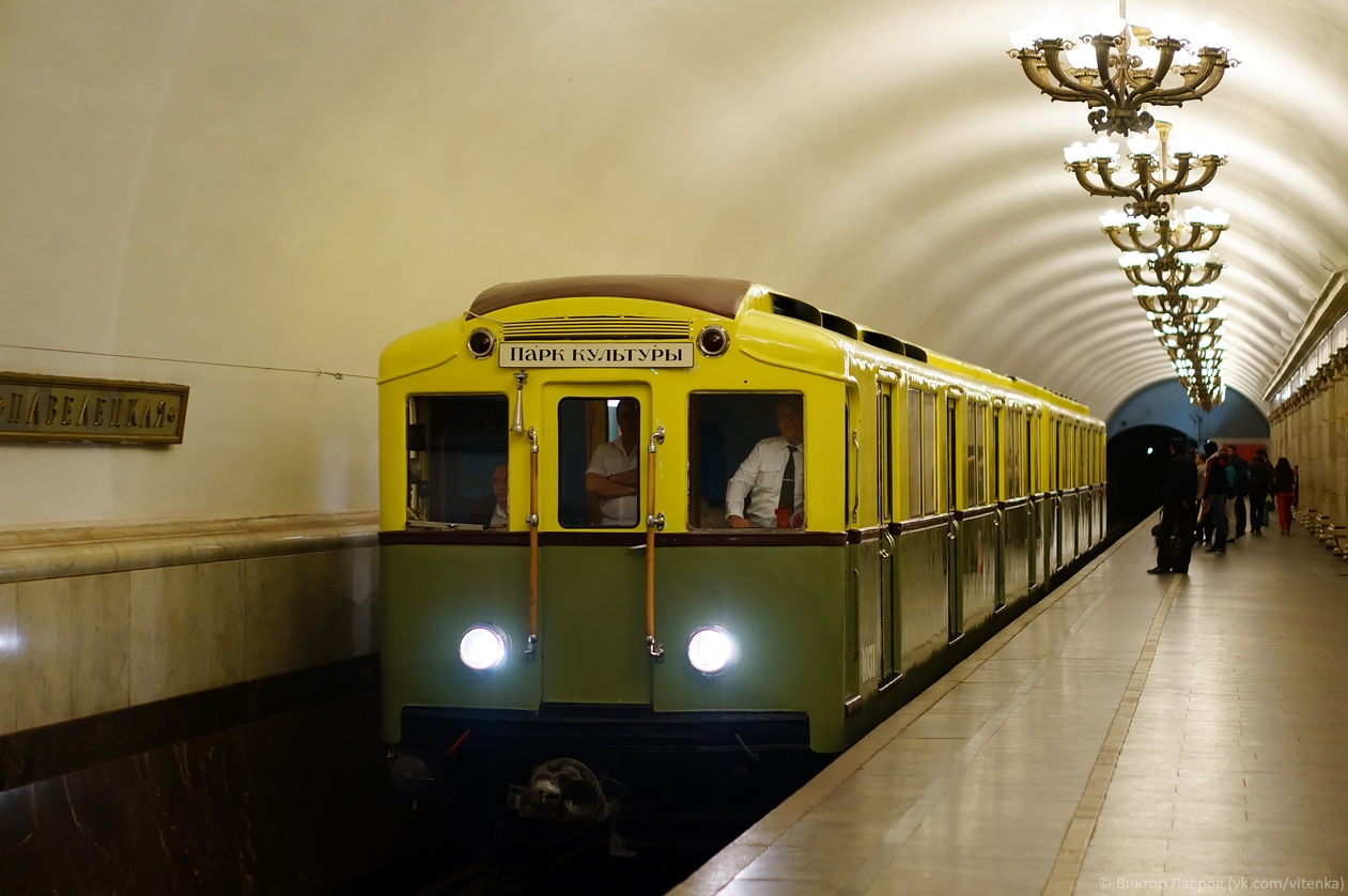 старые вагоны в метро